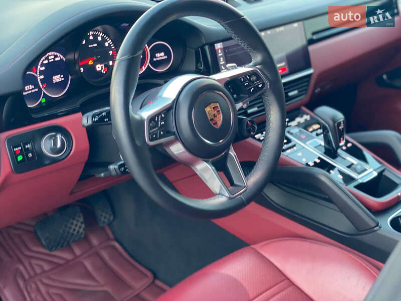 Внедорожник / Кроссовер Porsche Cayenne 2020 в Киеве