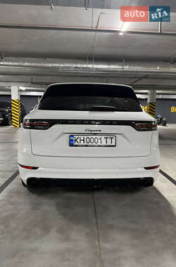 Внедорожник / Кроссовер Porsche Cayenne 2019 в 