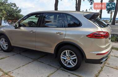 Позашляховик / Кросовер Porsche Cayenne 2015 в 