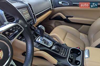 Позашляховик / Кросовер Porsche Cayenne 2015 в 