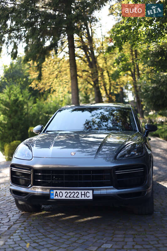 Позашляховик / Кросовер Porsche Cayenne 2018 в Ужгороді