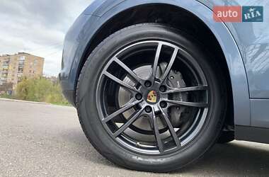 Внедорожник / Кроссовер Porsche Cayenne 2019 в 