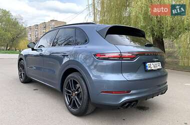 Внедорожник / Кроссовер Porsche Cayenne 2019 в 
