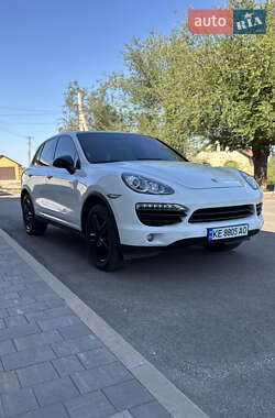 Позашляховик / Кросовер Porsche Cayenne 2013 в 