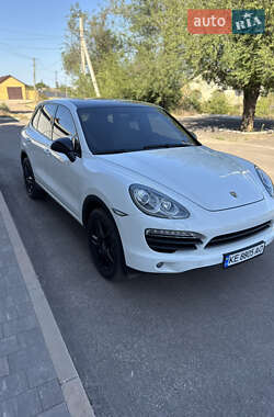 Позашляховик / Кросовер Porsche Cayenne 2013 в 
