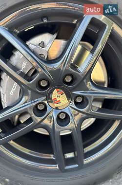 Позашляховик / Кросовер Porsche Cayenne 2013 в 