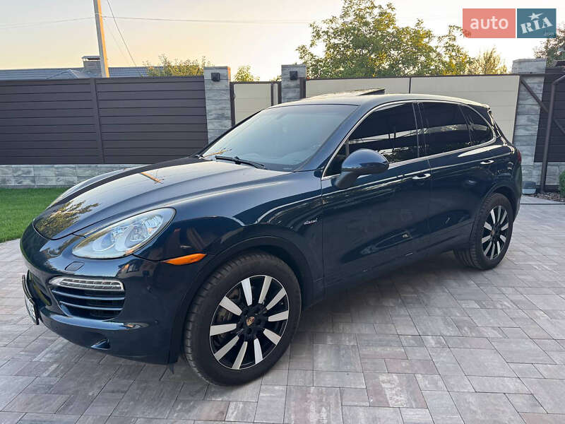 Внедорожник / Кроссовер Porsche Cayenne 2013 в 