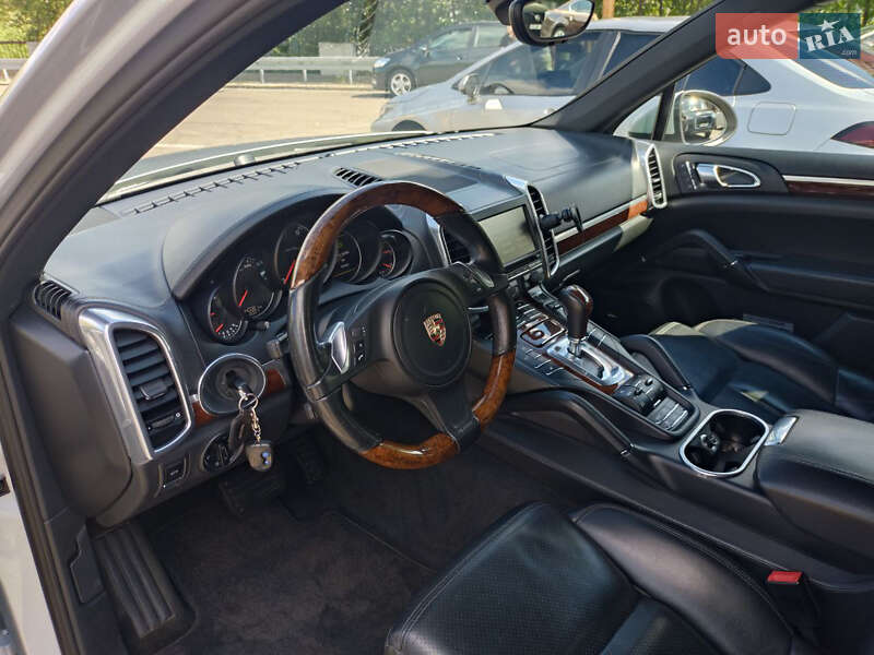 Внедорожник / Кроссовер Porsche Cayenne 2010 в Днепре