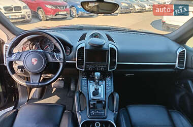 Внедорожник / Кроссовер Porsche Cayenne 2014 в 