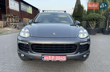 Внедорожник / Кроссовер Porsche Cayenne 2015 в 