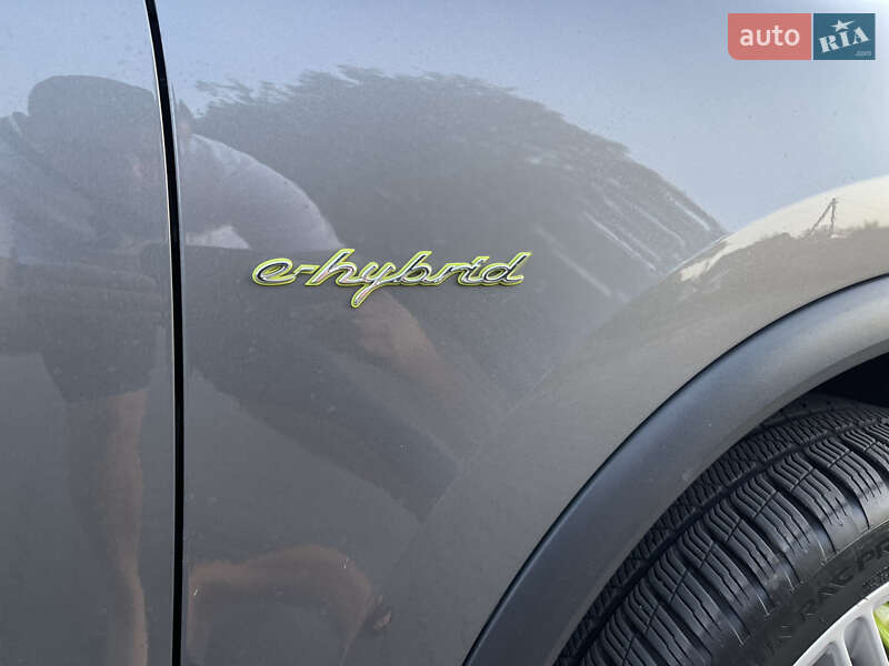 Внедорожник / Кроссовер Porsche Cayenne 2015 в Луцке