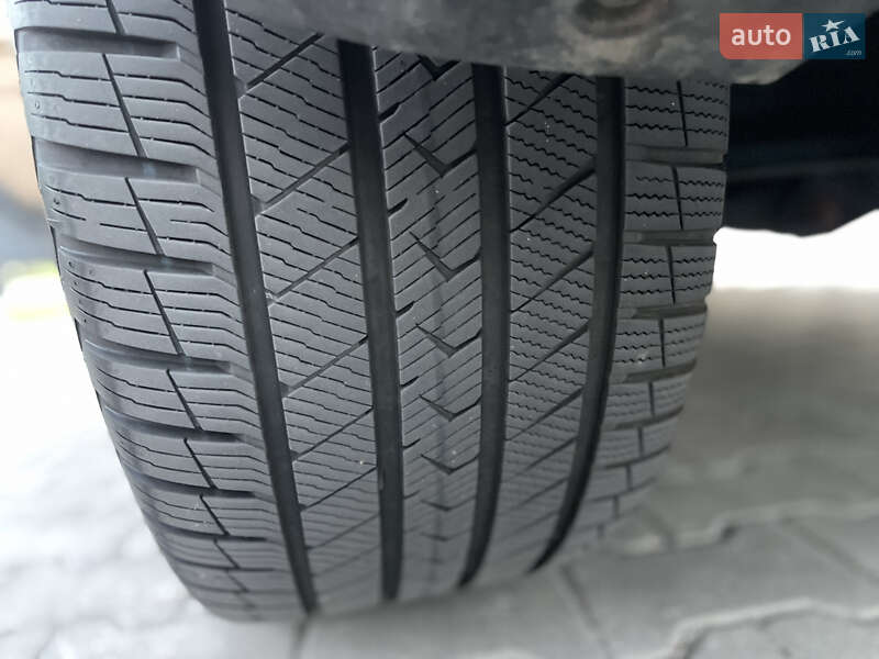 Внедорожник / Кроссовер Porsche Cayenne 2015 в Луцке