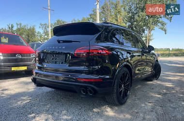 Внедорожник / Кроссовер Porsche Cayenne 2017 в 