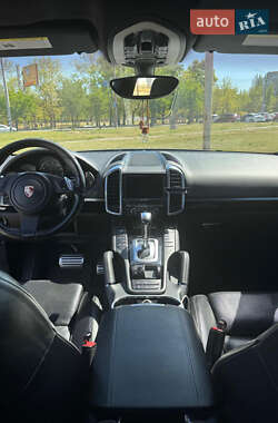 Внедорожник / Кроссовер Porsche Cayenne 2011 в 