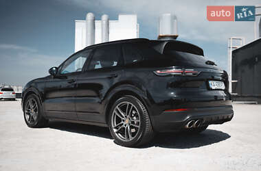 Позашляховик / Кросовер Porsche Cayenne 2017 в 