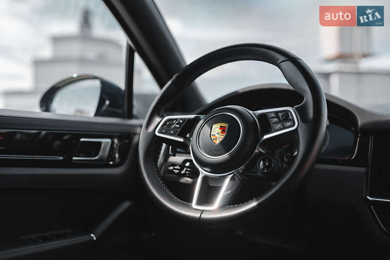 Позашляховик / Кросовер Porsche Cayenne 2017 в Києві