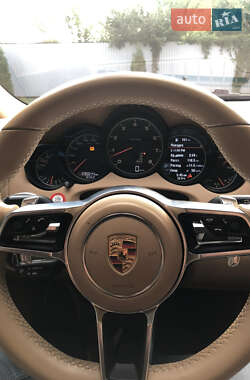 Позашляховик / Кросовер Porsche Cayenne 2015 в 