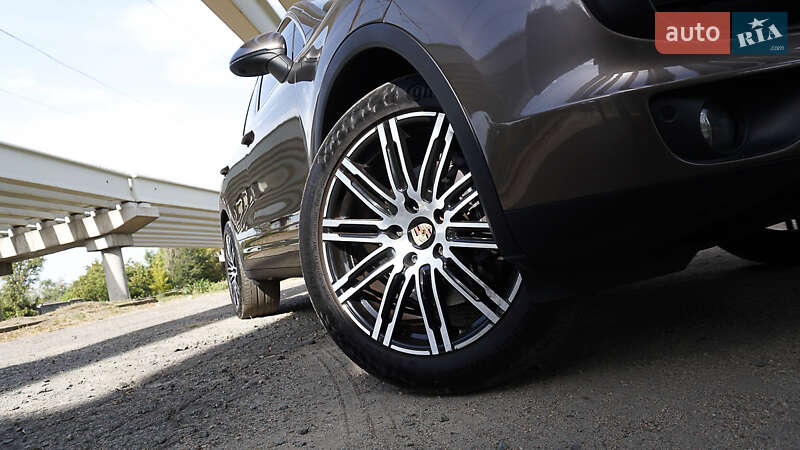 Позашляховик / Кросовер Porsche Cayenne 2015 в Дніпрі