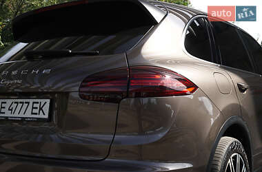 Внедорожник / Кроссовер Porsche Cayenne 2015 в 