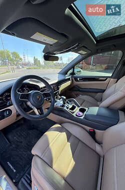 Внедорожник / Кроссовер Porsche Cayenne 2020 в 