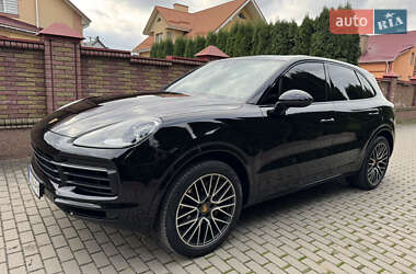 Внедорожник / Кроссовер Porsche Cayenne 2019 в 
