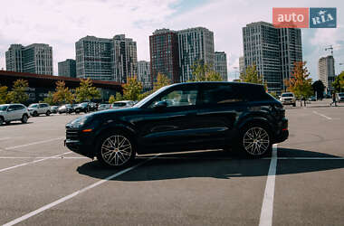 Позашляховик / Кросовер Porsche Cayenne 2024 в 