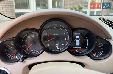 Позашляховик / Кросовер Porsche Cayenne 2011 в 