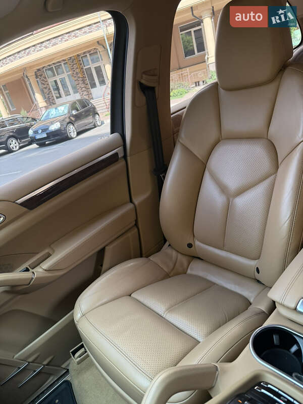 Позашляховик / Кросовер Porsche Cayenne 2011 в Києві фото 12 Позашляховик / Кросовер Porsche Cayenne 2011 в Києві