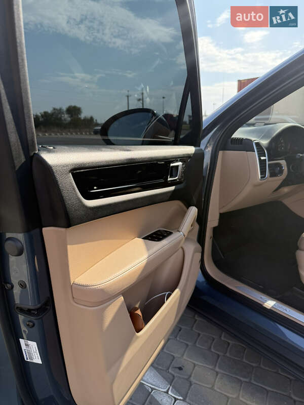 Внедорожник / Кроссовер Porsche Cayenne 2018 в Днепре