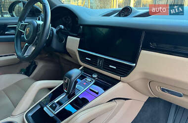 Внедорожник / Кроссовер Porsche Cayenne 2018 в Запорожье