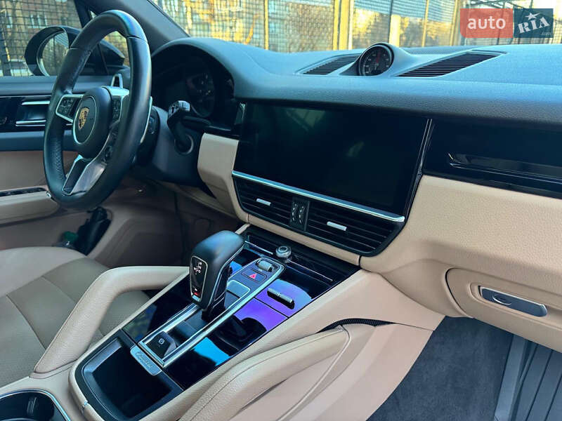 Позашляховик / Кросовер Porsche Cayenne 2018 в Запоріжжі