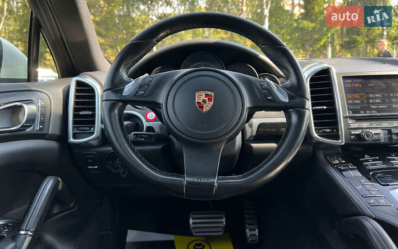 Внедорожник / Кроссовер Porsche Cayenne 2011 в Львове