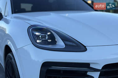 Внедорожник / Кроссовер Porsche Cayenne 2018 в 