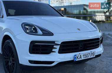 Внедорожник / Кроссовер Porsche Cayenne 2018 в 
