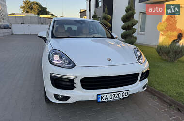 Внедорожник / Кроссовер Porsche Cayenne 2015 в 
