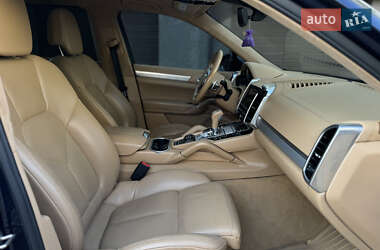 Внедорожник / Кроссовер Porsche Cayenne 2010 в 