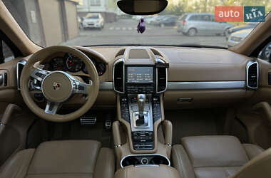 Внедорожник / Кроссовер Porsche Cayenne 2010 в 