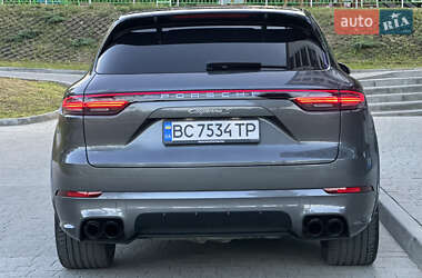 Внедорожник / Кроссовер Porsche Cayenne 2019 в 