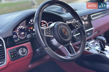 Внедорожник / Кроссовер Porsche Cayenne 2019 в 