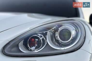 Внедорожник / Кроссовер Porsche Cayenne 2012 в 