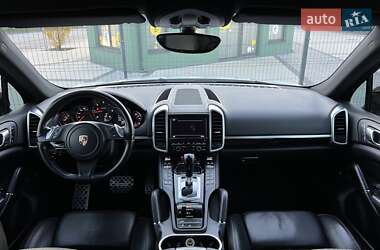 Внедорожник / Кроссовер Porsche Cayenne 2012 в 