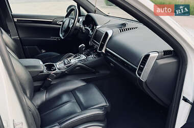 Внедорожник / Кроссовер Porsche Cayenne 2014 в 