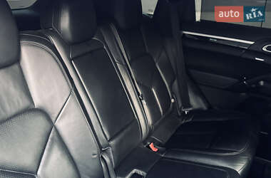 Внедорожник / Кроссовер Porsche Cayenne 2014 в 