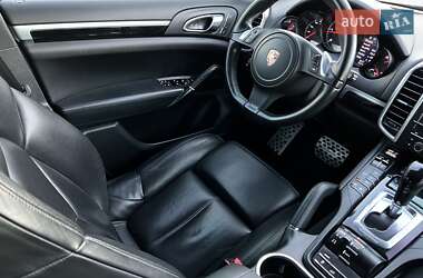 Внедорожник / Кроссовер Porsche Cayenne 2012 в 