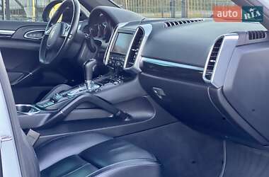 Внедорожник / Кроссовер Porsche Cayenne 2012 в 