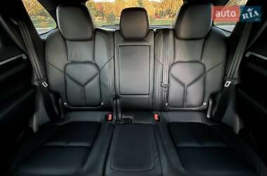 Внедорожник / Кроссовер Porsche Cayenne 2012 в 