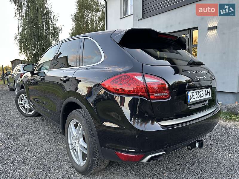 Позашляховик / Кросовер Porsche Cayenne 2011 в Любешові