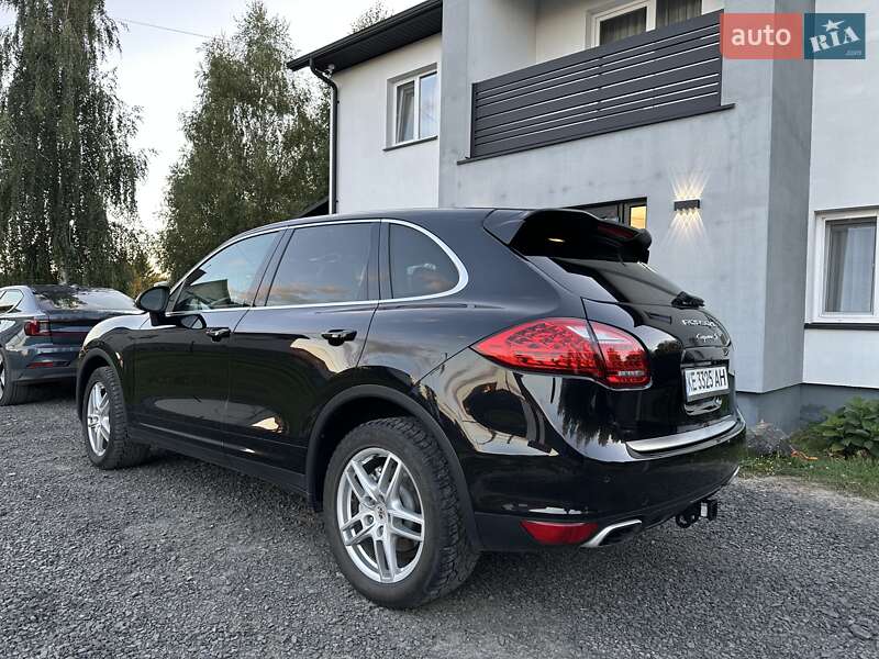 Позашляховик / Кросовер Porsche Cayenne 2011 в Любешові