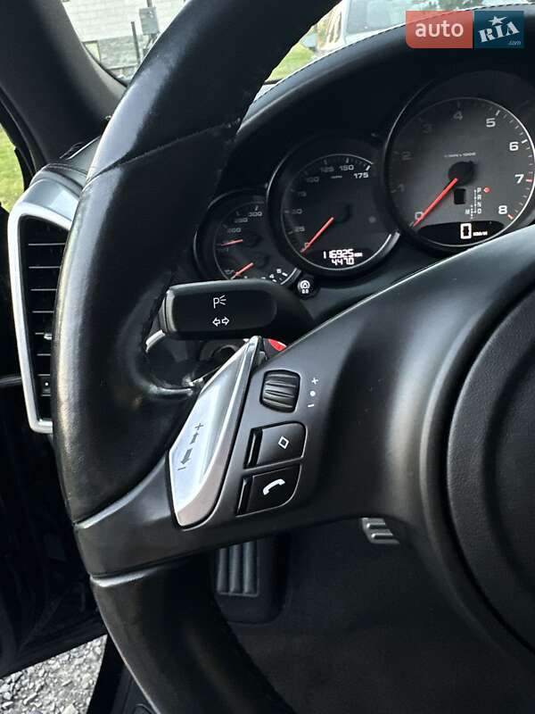Позашляховик / Кросовер Porsche Cayenne 2011 в Любешові