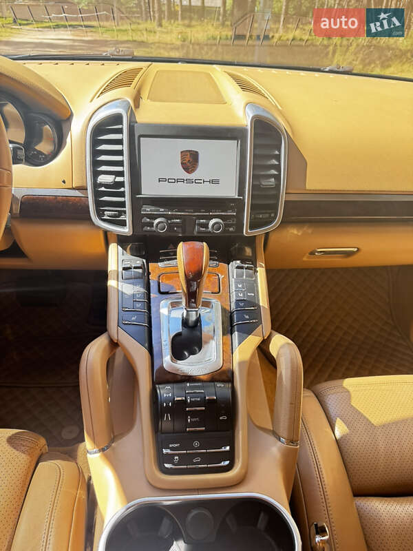 Внедорожник / Кроссовер Porsche Cayenne 2011 в Чернигове